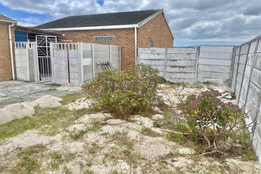 2 Bedroom Property for Sale in Strandfontein Western Cape
